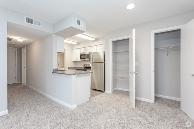 2BR, 2BA - 901SF Rosemary Updated - Dining Area - Sagebrook of Chapel Hill