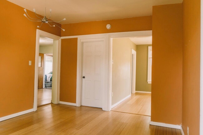 Building Photo - 379 E Wabasha St