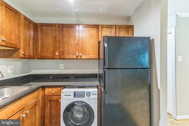 Foto del edificio - 3105 Naylor Rd SE