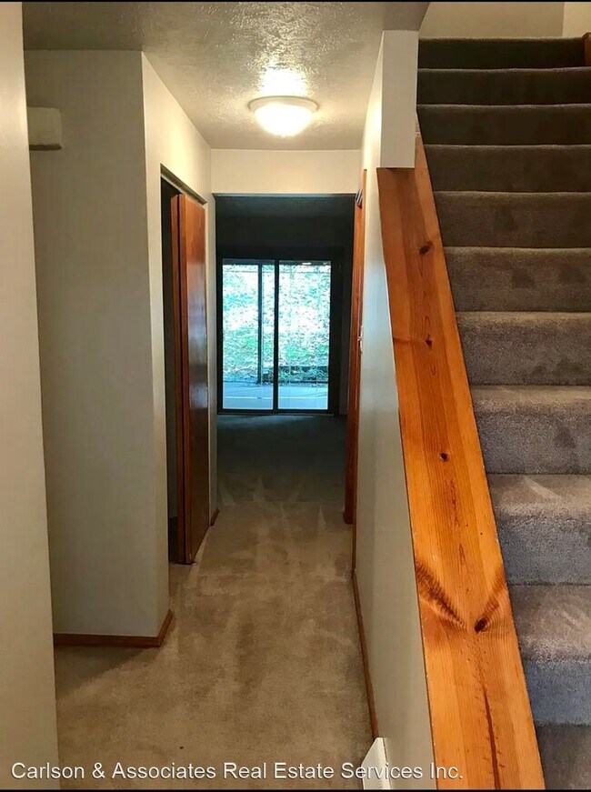 Building Photo - 3 br, 1.5 bath House - 1207 Pine Hollow rd