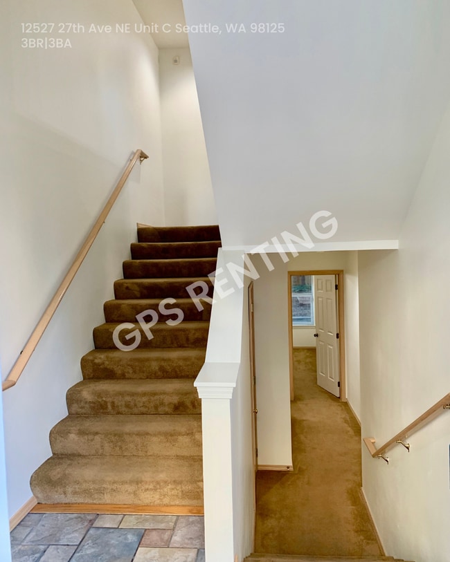 Building Photo - 12527 27th Ave NE