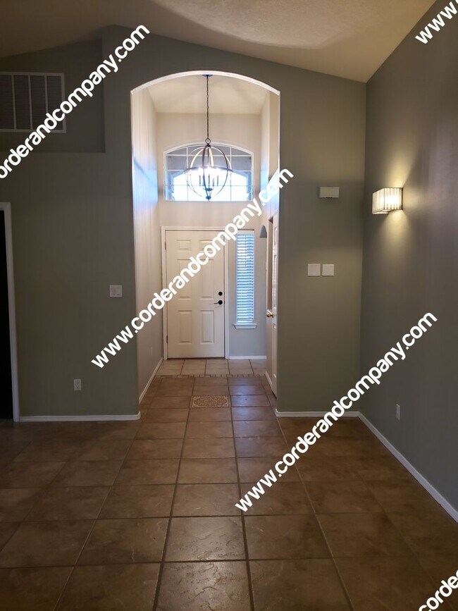 Foto del edificio - Beautiful 3 Bedroom, 2 Bathroom, 3 Car Gar...