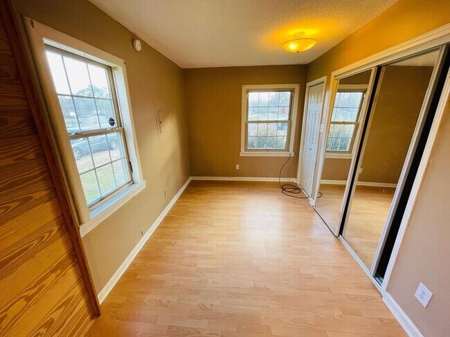 Foto del edificio - 4026 Talwell Dr SW