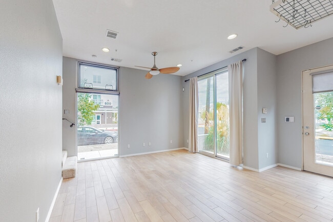 Building Photo - 885 Silver Ave SW