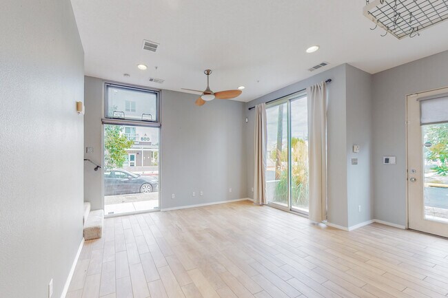 Foto del edificio - 885 Silver Ave SW