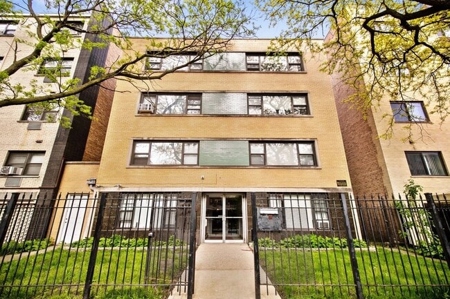 Building Photo - 6007 N Kenmore Ave