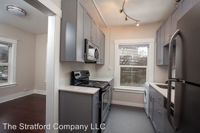 Building Photo - 2 br, 1 bath Apartment - 304 E Olive Place
