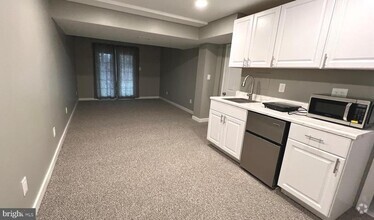 Building Photo - 17619 Longview Ln