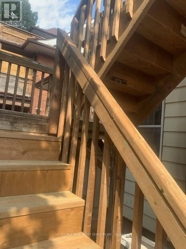 Photo du bâtiment - 16 Eastbourne Ave