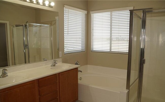 Foto del edificio - 5156 Silent Valley Ct