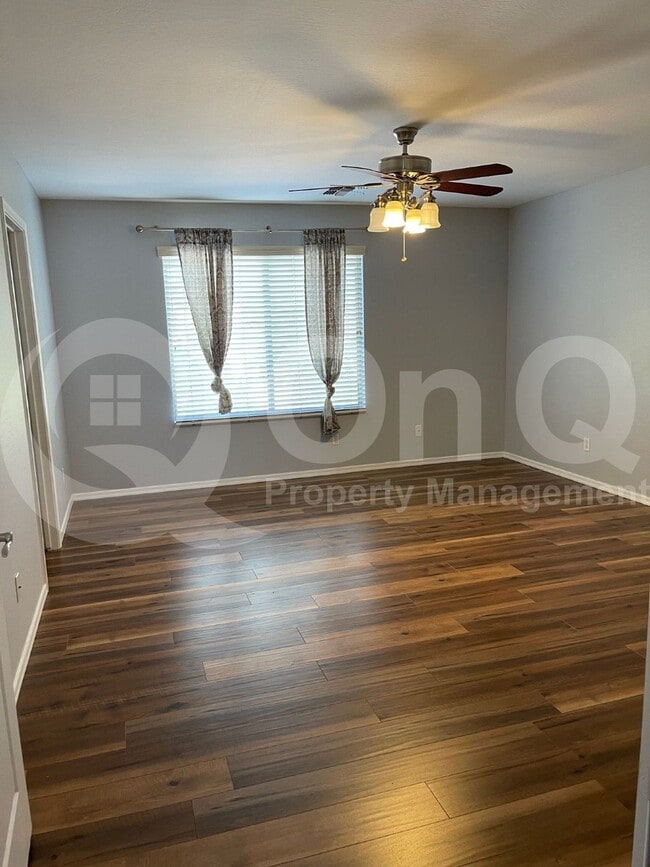 Building Photo - 6521 S Emerald Dr