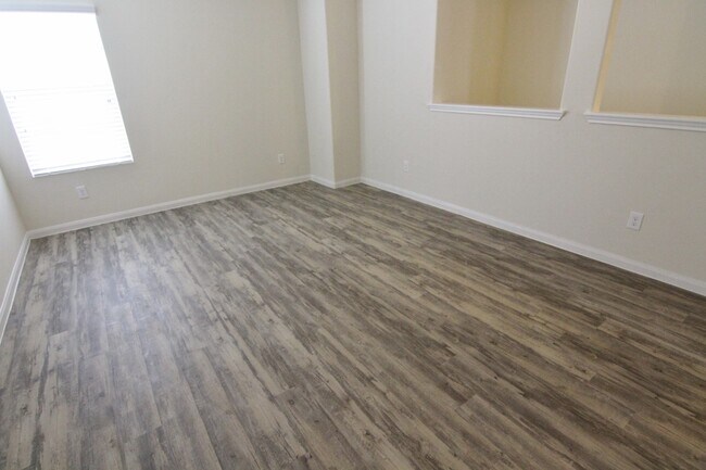 Foto del edificio - 5494 Quail Cove Ln