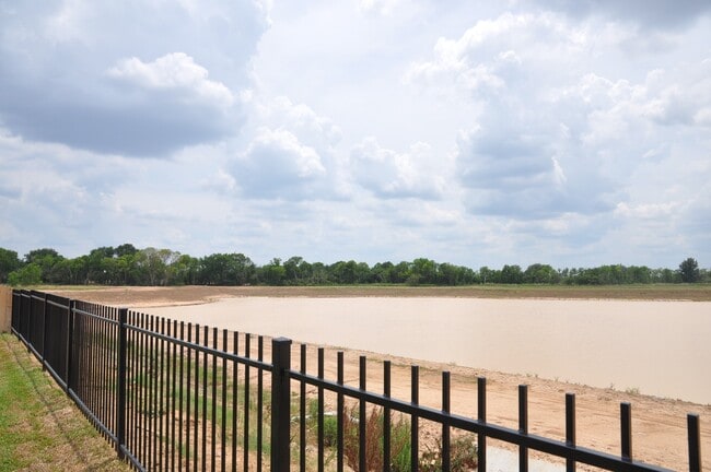 Building Photo - 5703 Aurora Grns Ln