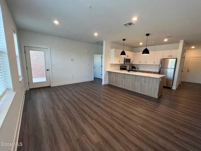 Foto del edificio - 1 Town Ctr Dr