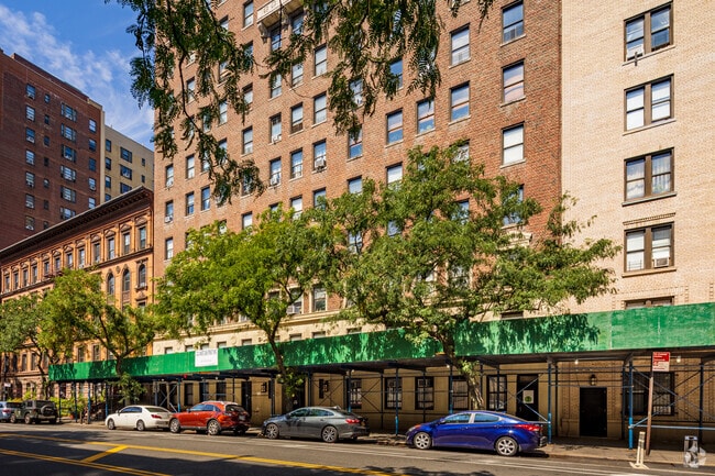 Building Photo - 209 W 106th St