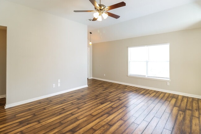 Building Photo - 1216 Sandpiper Dr