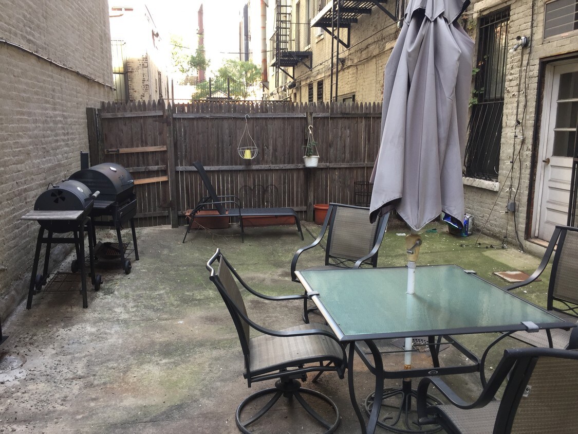 Private Backyard - 1636 3rd Ave