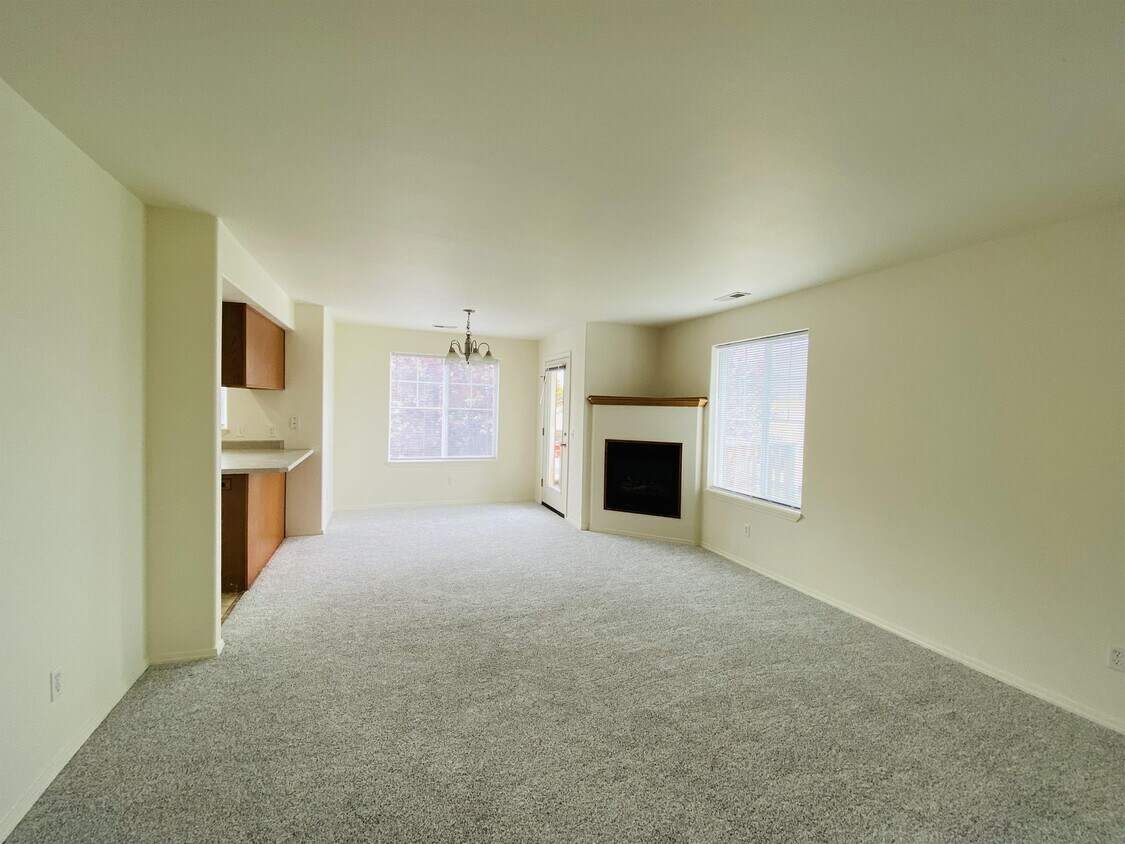 Primary Photo - 1098 Longbow Ln