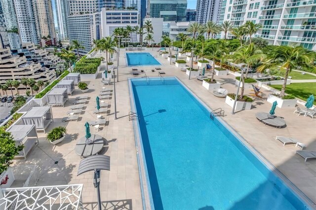 Building Photo - 950 Brickell Bay Dr