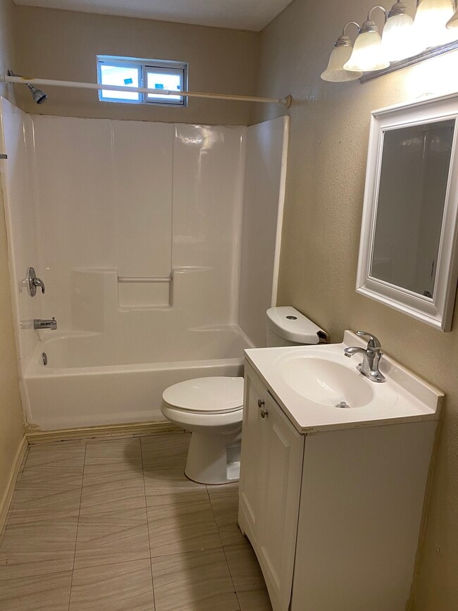 Foto del edificio - 83 Old Military Hwy