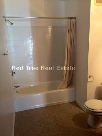 Foto del edificio - 1061 Beacon St