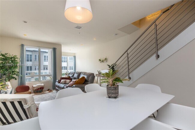 Foto del edificio - 10245 NW 63rd Terrace