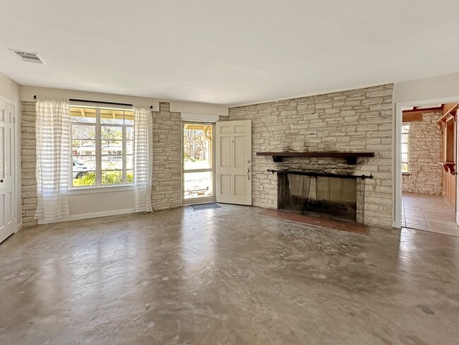 Building Photo - 4207 Wilshire Pkwy