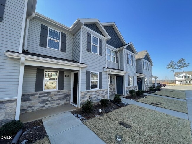 Building Photo - 1064 Peony Ln