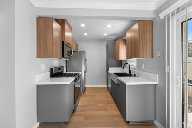 Building Photo - Yorba Linda Pines Apartments