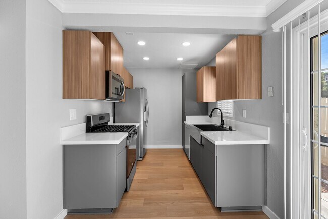 Foto del edificio - Yorba Linda Pines