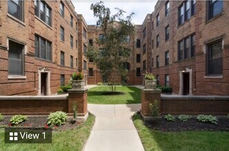 Building Photo - 3507 N Racine Ave