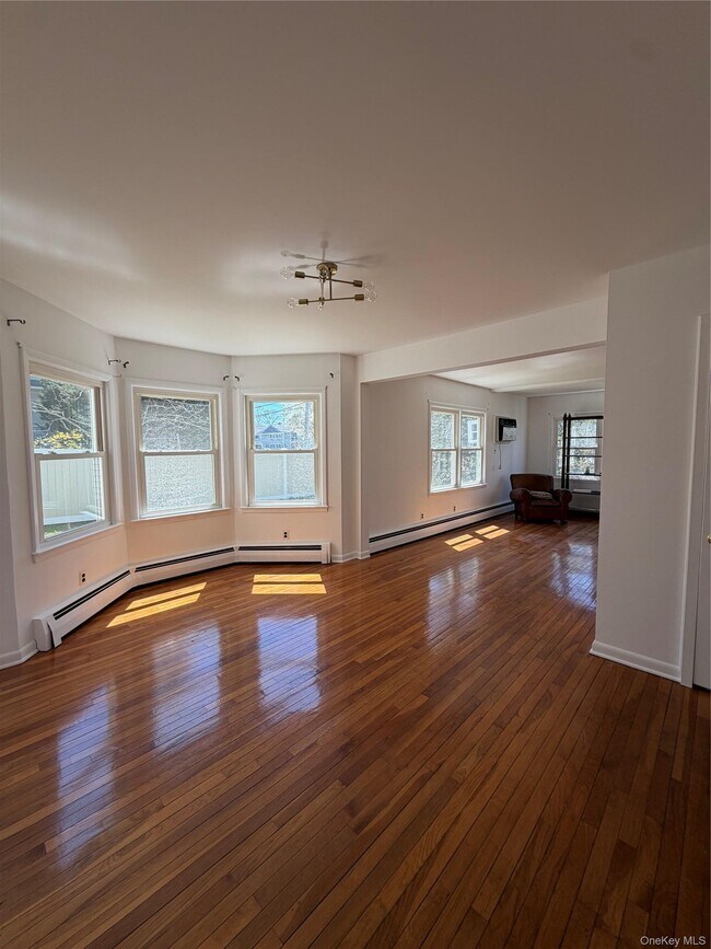 Foto del edificio - 217 Greeley Ave