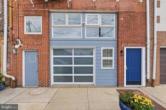 Building Photo - 310 N Water St