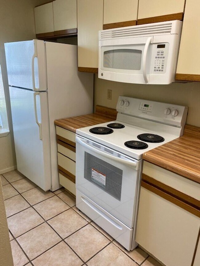 Foto del edificio - 2 bedroom condo close to UNT