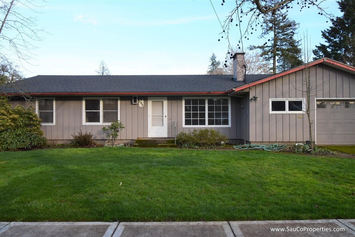 Primary Photo - 156 NE 9th Ave