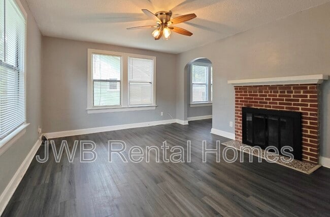 Building Photo - 4021 Green St