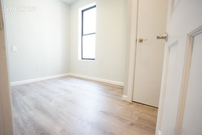 Building Photo - 622 W 136th St