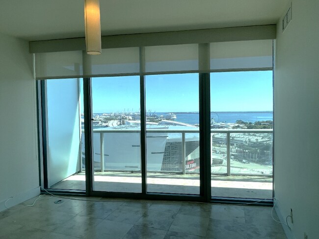 Foto del edificio - 888 Biscayne Blvd