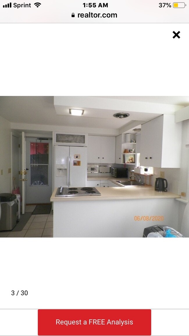 Kitchen with dishwasher - 38 Janet Cir