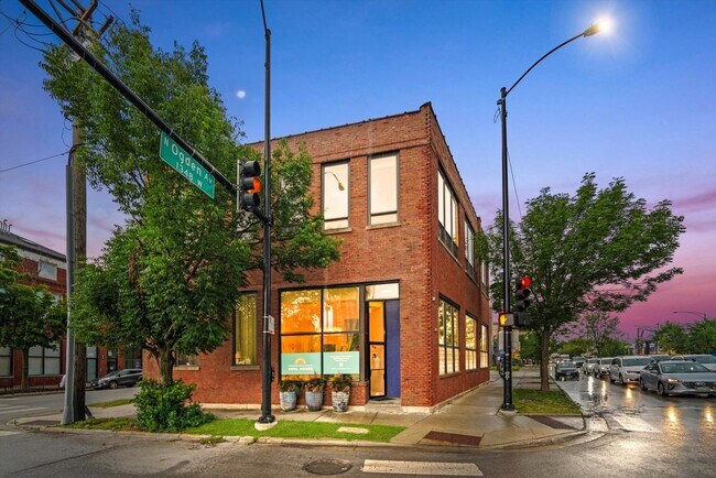 Foto del edificio - 300 N Ogden Ave