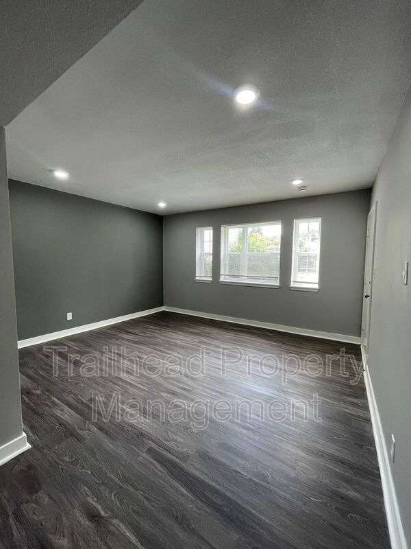 Building Photo - 6425 Brookside Rd