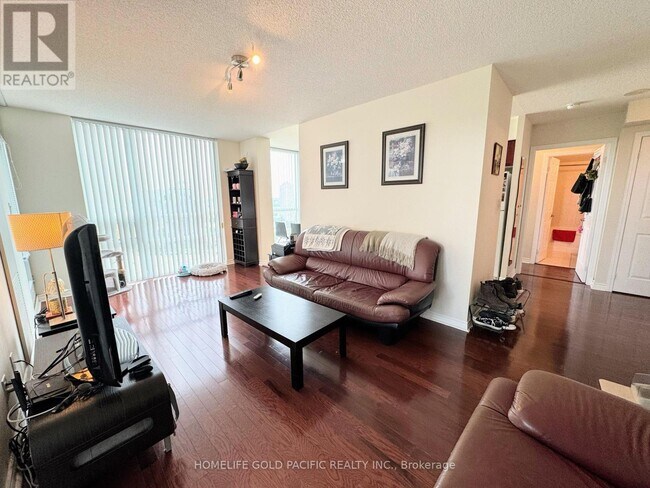 Photo du bâtiment - 88 Grangeway Ave