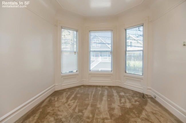 Building Photo - 245 Chenery St