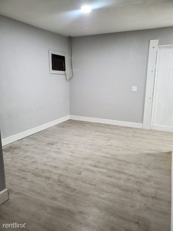 Foto del edificio - 3 br, 1 bath House - 5660 State Road 11