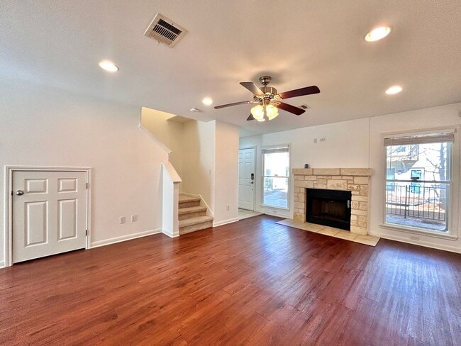 Foto del edificio - Charming 2-bedroom, 2.5-bathroom home at The Arbors at Riverside