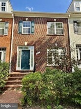 Building Photo - 612 Garden View Square