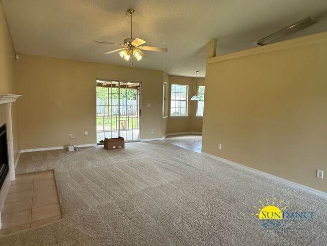 Foto del edificio - Charming 3-Bedroom Home in Hidden Estates Minutes from Navarre Beach!