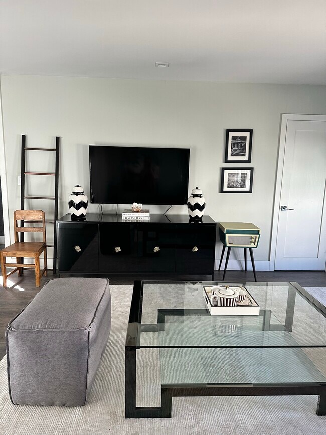 Foto del edificio - 6202 W 6th St