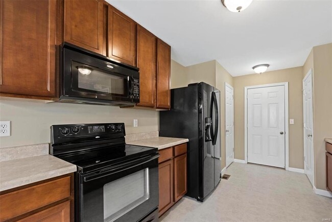 Building Photo - 627 Country Heights Dr
