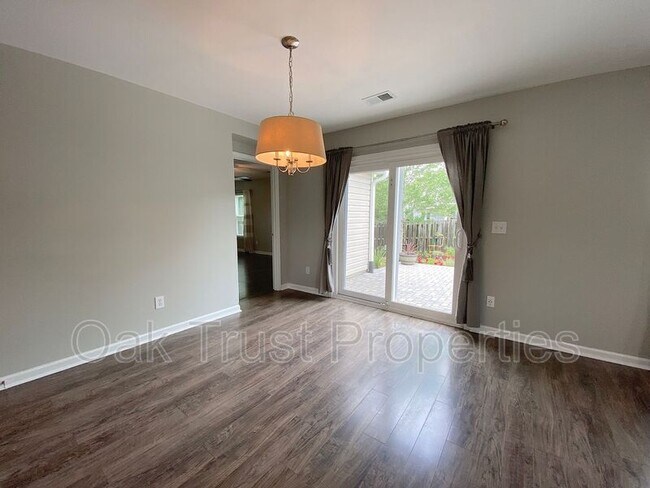 Foto del edificio - 1310 Song Sparrow Way